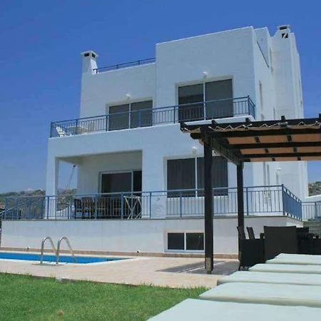 Blue Coral Beach Villas Пафос Екстериор снимка