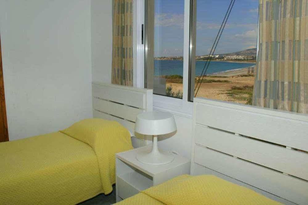 Blue Coral Beach Villas Пафос Екстериор снимка